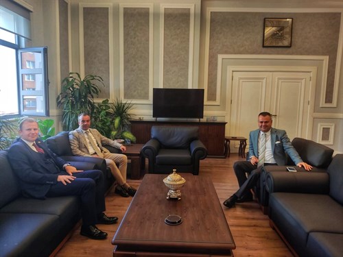 Tarsus Kaymakamı Sayın Kadir Sertel Otcu ve Çamlıyayla Kaymakamı Sayın Fatih Adıgüzel Kaymakamımıza hoş geldin ziyareti gerçekleştirdi. 