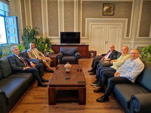 Deniz Ticaret Odası Yönetim Kurulu Başkanı Mustafa Cihat Lokmanoğlu ve Yönetim Kurulu Üyeleri Kaymakamımıza Hoş Geldin Ziyareti Gerçekleştirdi.