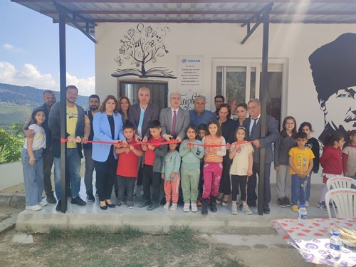 MEZİTLİ KAYMAKAMIMIZ SAYIN GÜRSOY OSMAN BİLGİN ÇEVLİK İLKOKULUNDA YENİ DERSLİK VE KÜTÜPHANE AÇILIŞI YAPTI